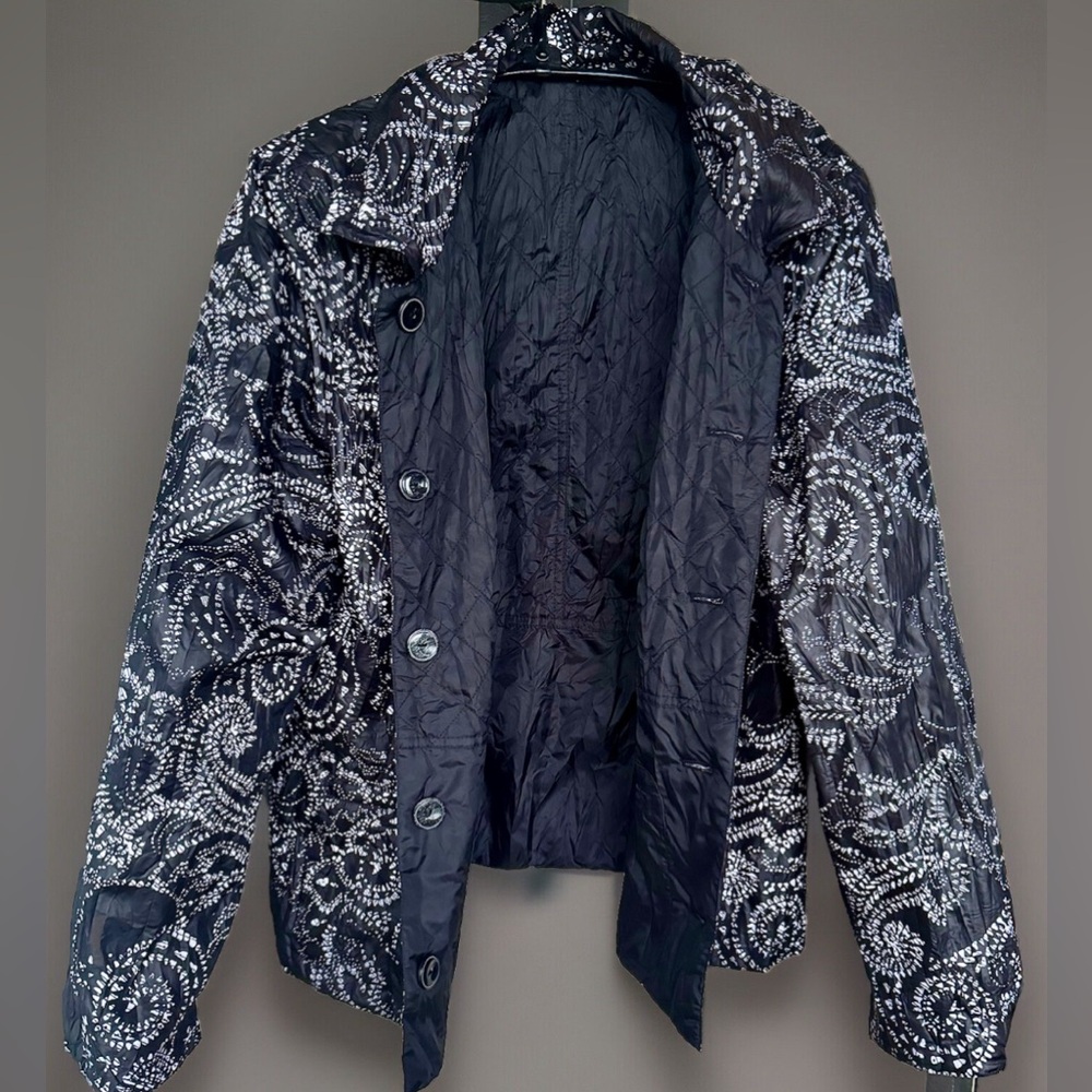 Chicos Long Sleeve Nylon Blend Reversible Windbreaker Black/White Paisley 12*